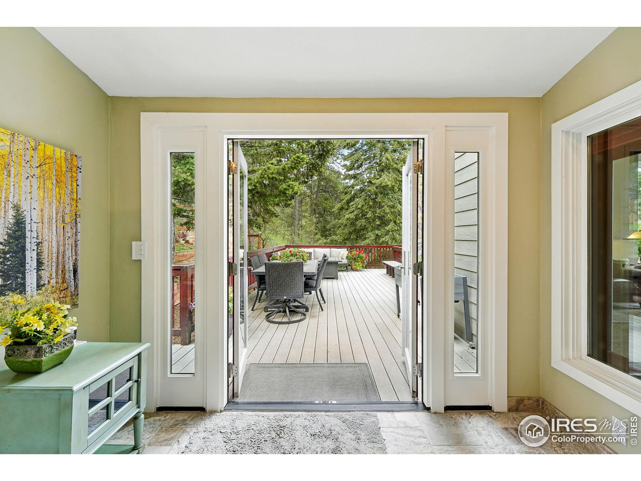 178 Balsam Lane Boulder, CO 80304 - Photo 15 of 40 a view of a living room and a window