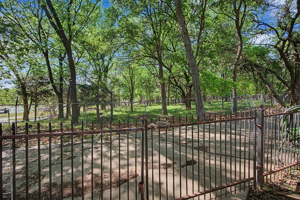 10203 Liberty School Road Azle, TX 76020 - Photo 28 of 37