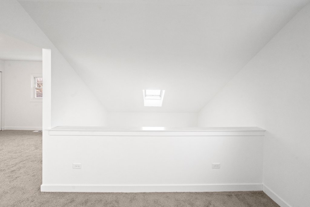 7050 Olde Gatehouse Road Tinley Park, IL 60477 - Photo 26 of 37 a close up of a bathtub