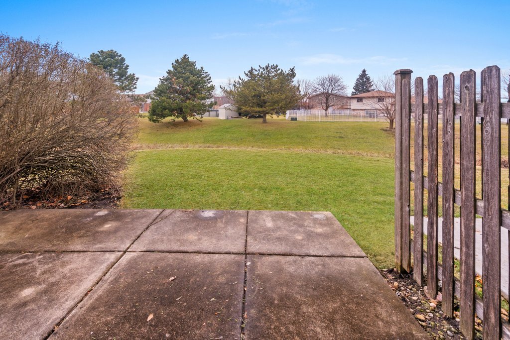 7050 Olde Gatehouse Road Tinley Park, IL 60477 - Photo 34 of 37 a view of a city