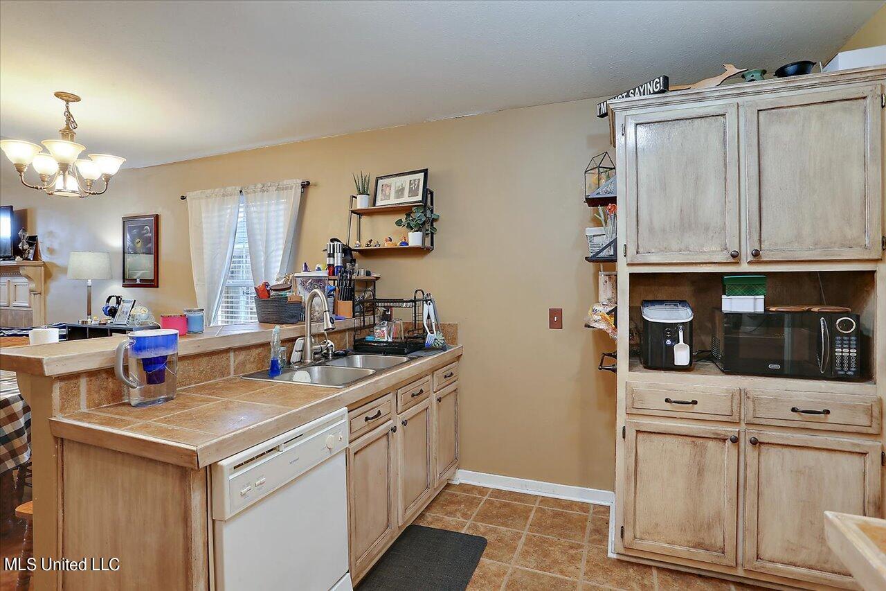 326 Evergreen Way Brandon, MS 39047 - Photo 12 of 26 12-326 Evergreen Way