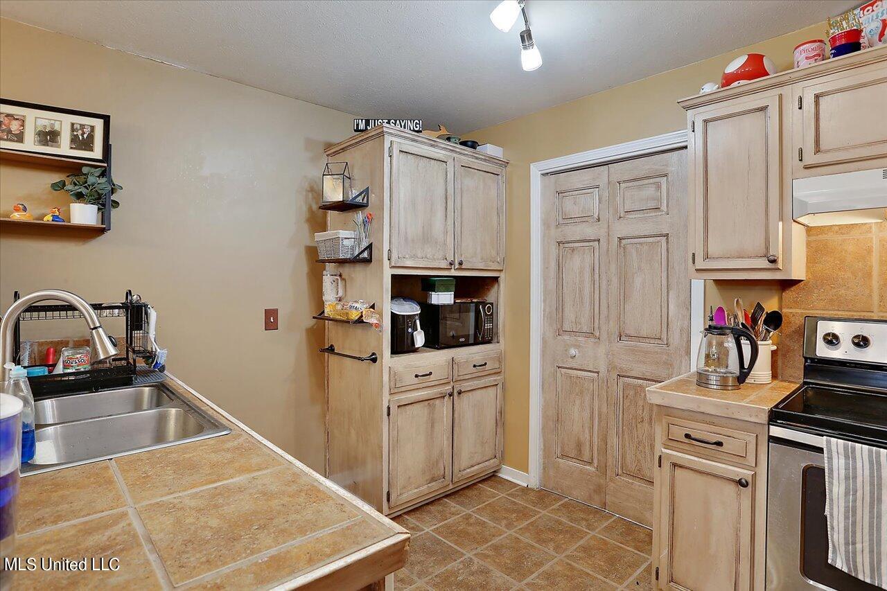 326 Evergreen Way Brandon, MS 39047 - Photo 9 of 26 09-326 Evergreen Way