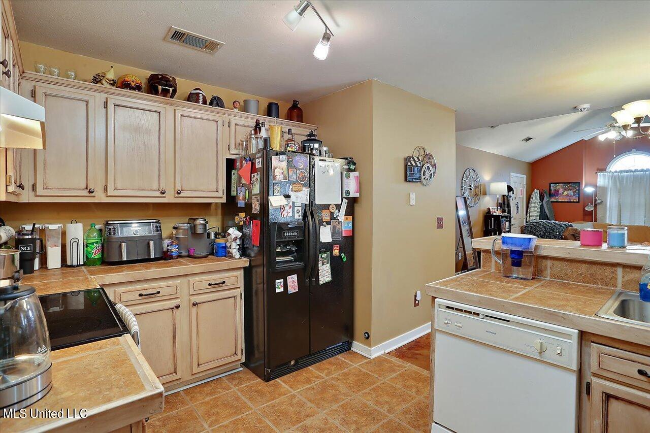 326 Evergreen Way Brandon, MS 39047 - Photo 10 of 26 10-326 Evergreen Way