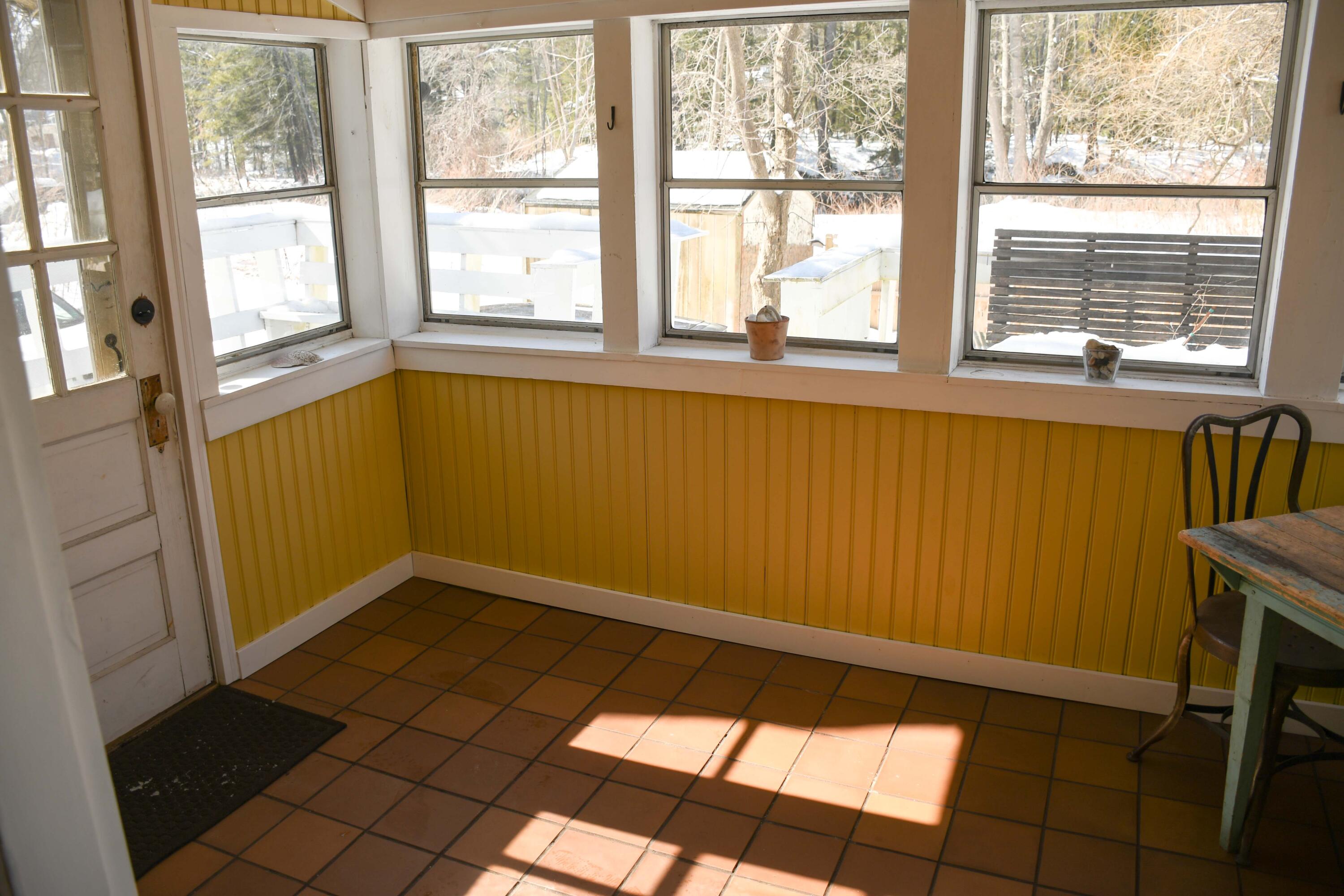 14 Main Street Windham, ME 04062 - Photo 4 of 34 3 season sunroom