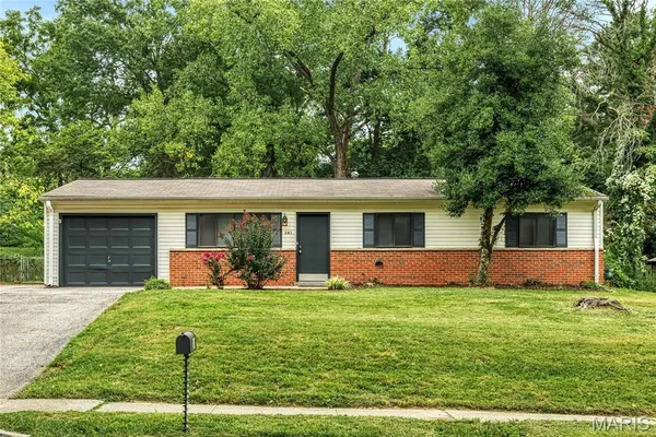 $2,195 | 241 Ries Road, Ballwin, MO 63021