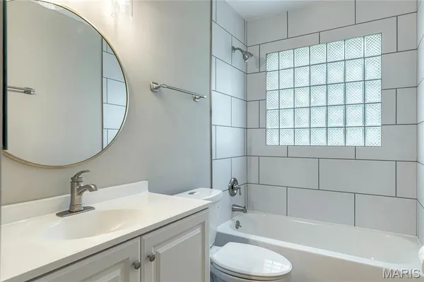 $2,195 | 241 Ries Road, Ballwin, MO 63021