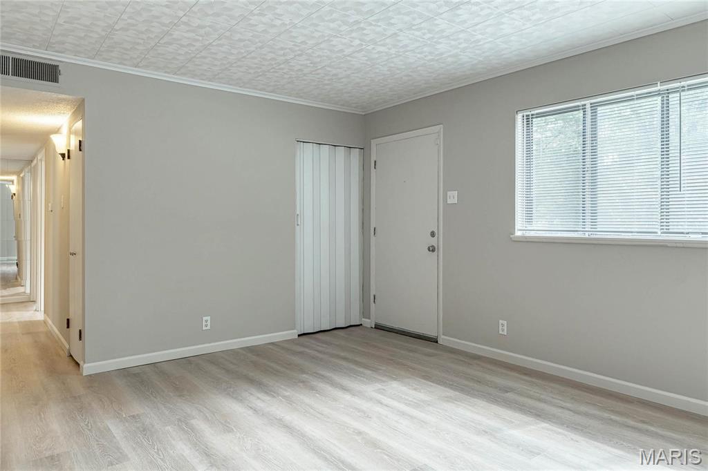 241 Ries Road Ballwin, MO 63021 - Photo 4 of 23