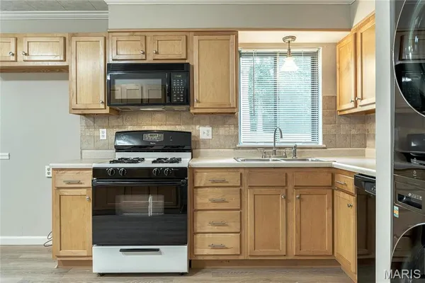 $2,195 | 241 Ries Road, Ballwin, MO 63021