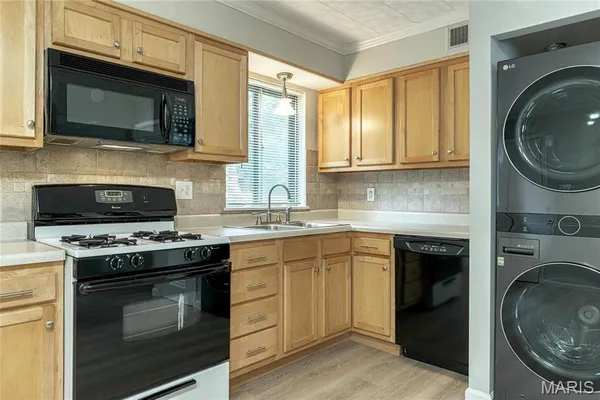 $2,195 | 241 Ries Road, Ballwin, MO 63021