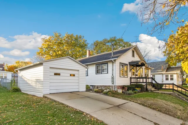 $124,900 | 1017 South Galena Avenue, Dixon, IL 61021