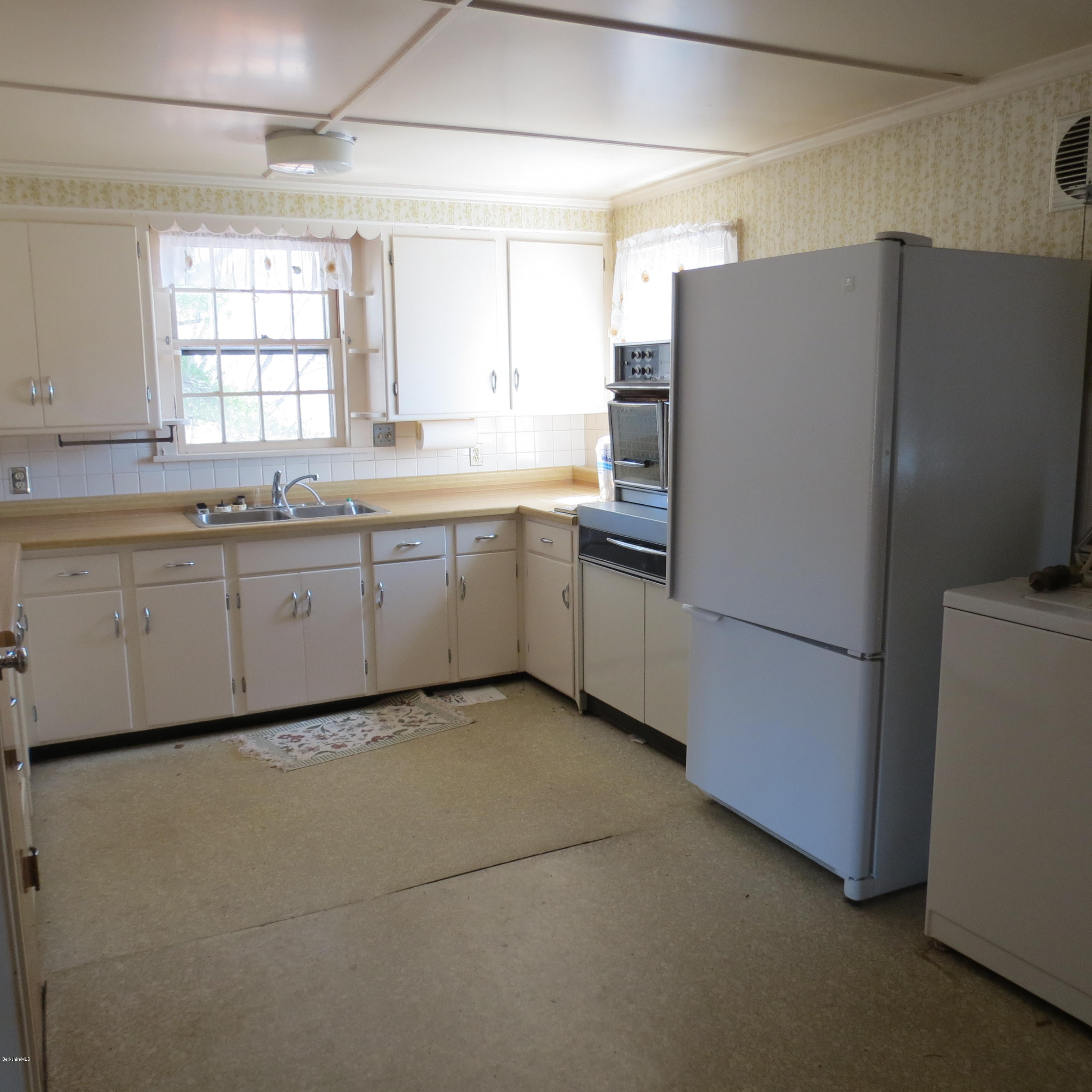 236 Middle Road Clarksburg, MA 01247 - Photo 5 of 44 Kitchen