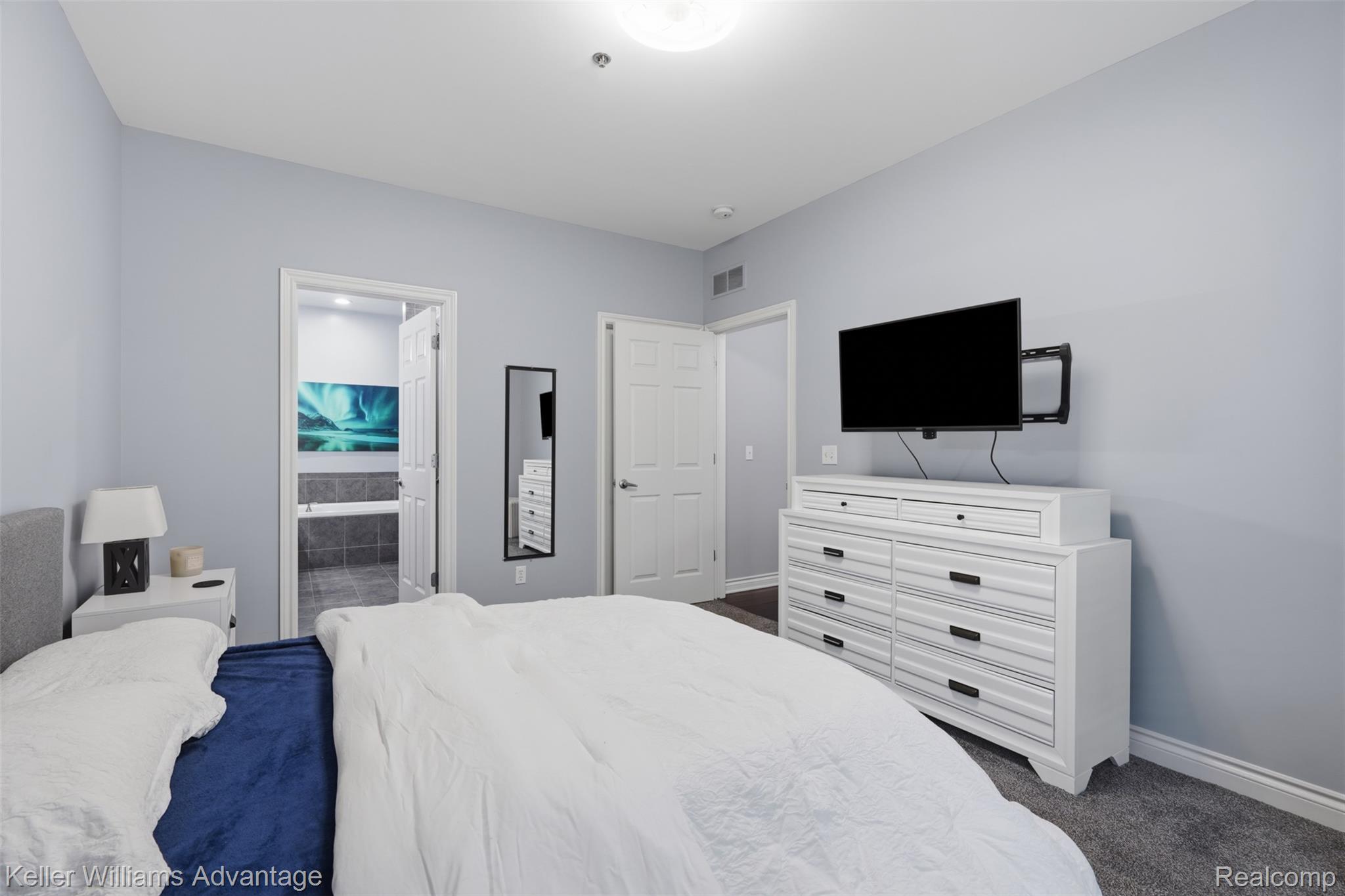 45658 South Stonewood Road Canton, MI 48187 - Photo 16 of 41 21_45658 s stonewood rd-21.jpg