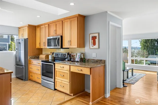 $1,375,000 | 904 North 36th Street, Renton, WA 98056