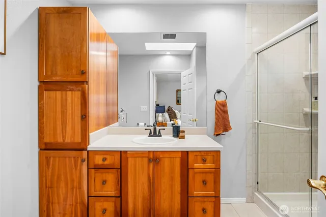 $1,375,000 | 904 North 36th Street, Renton, WA 98056