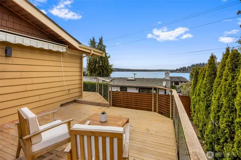 $1,375,000 | 904 North 36th Street, Renton, WA 98056