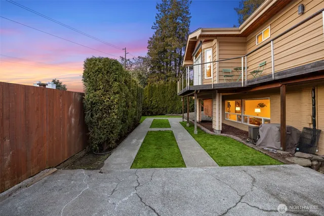 $1,375,000 | 904 North 36th Street, Renton, WA 98056