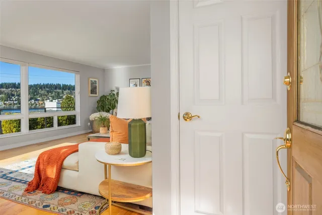 $1,375,000 | 904 North 36th Street, Renton, WA 98056