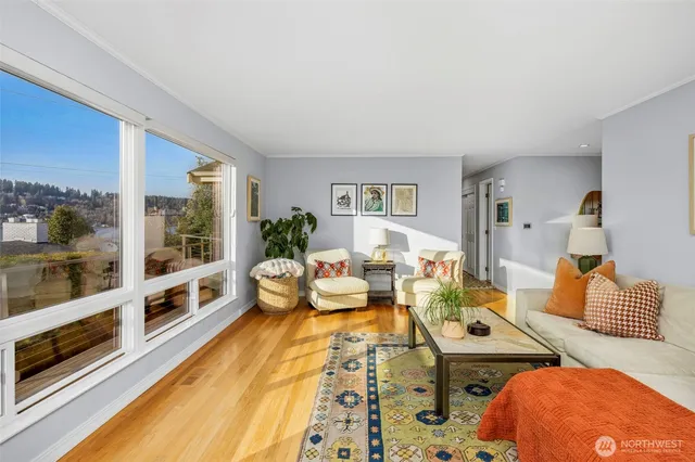 $1,375,000 | 904 North 36th Street, Renton, WA 98056