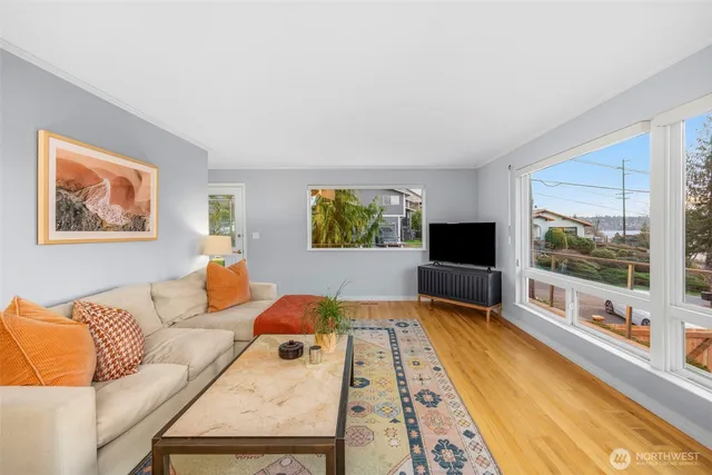 $1,375,000 | 904 North 36th Street, Renton, WA 98056