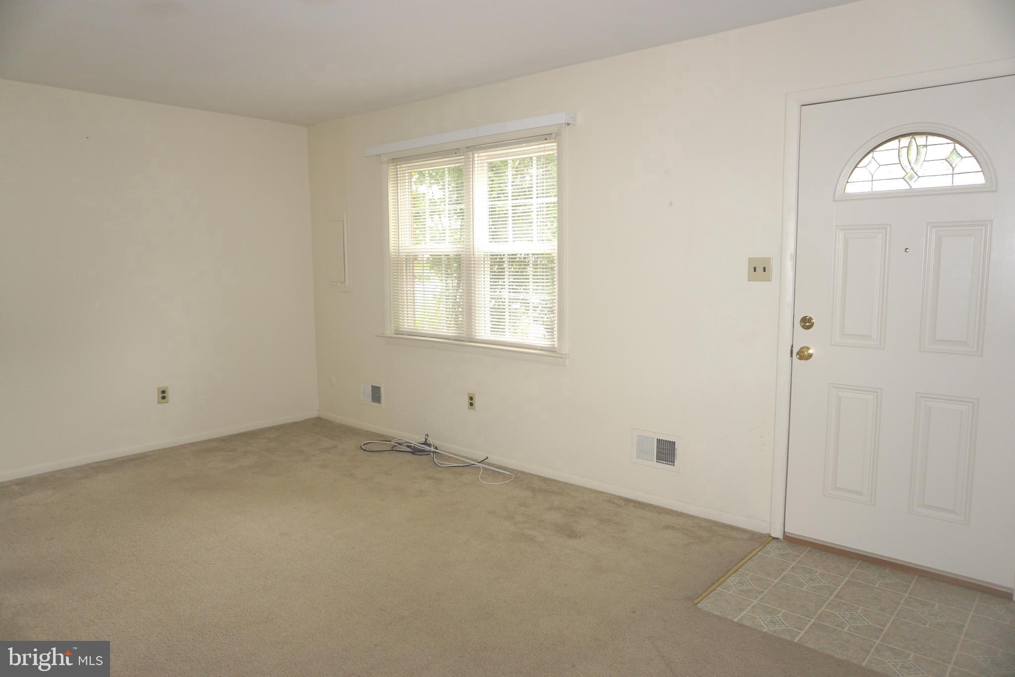 11 Turnbridge Road Newark, DE 19713 - Photo 2 of 16 Living room