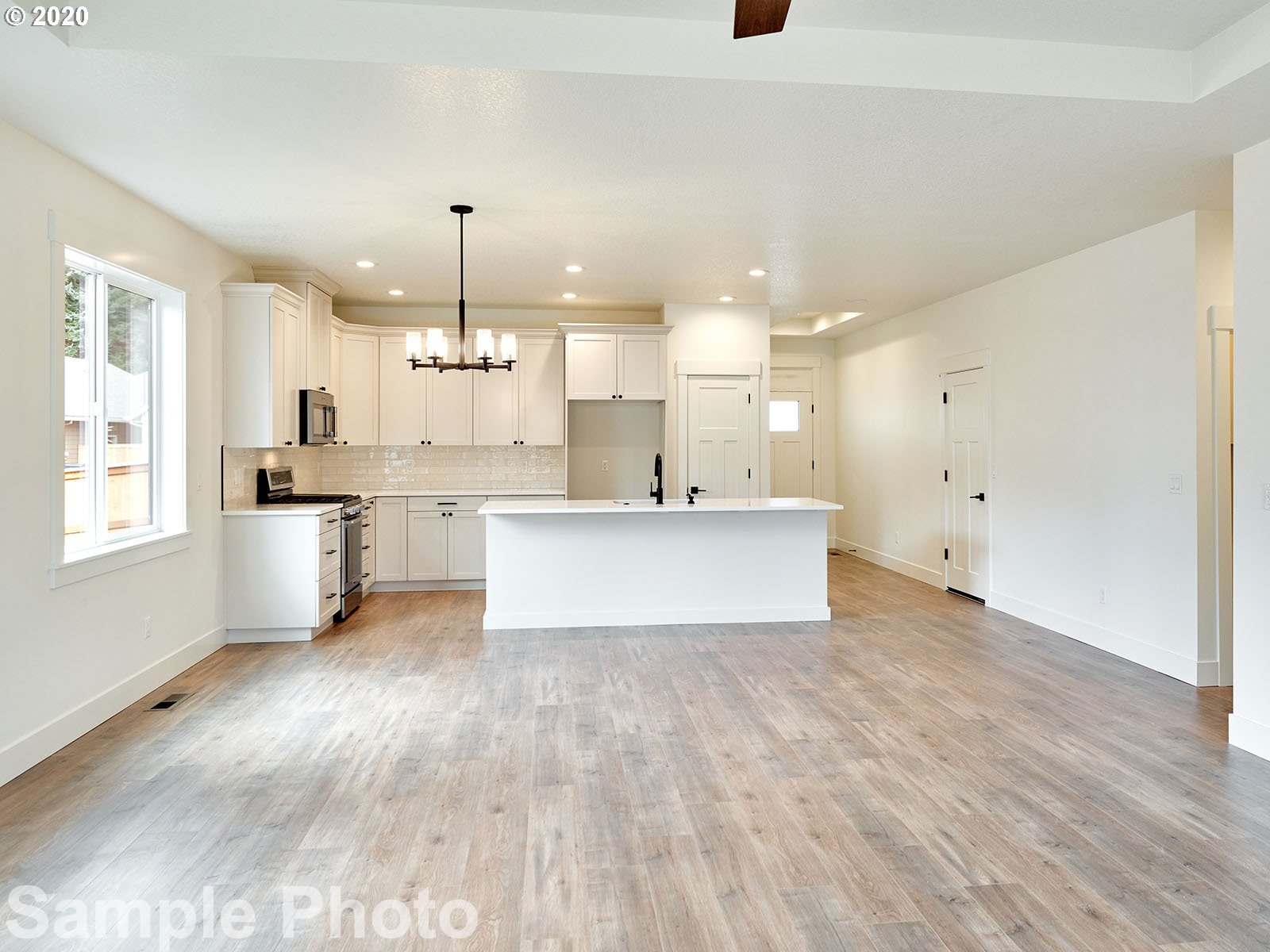 2540 North Lydia Loop Hubbard, OR 97032 - Photo 4 of 23