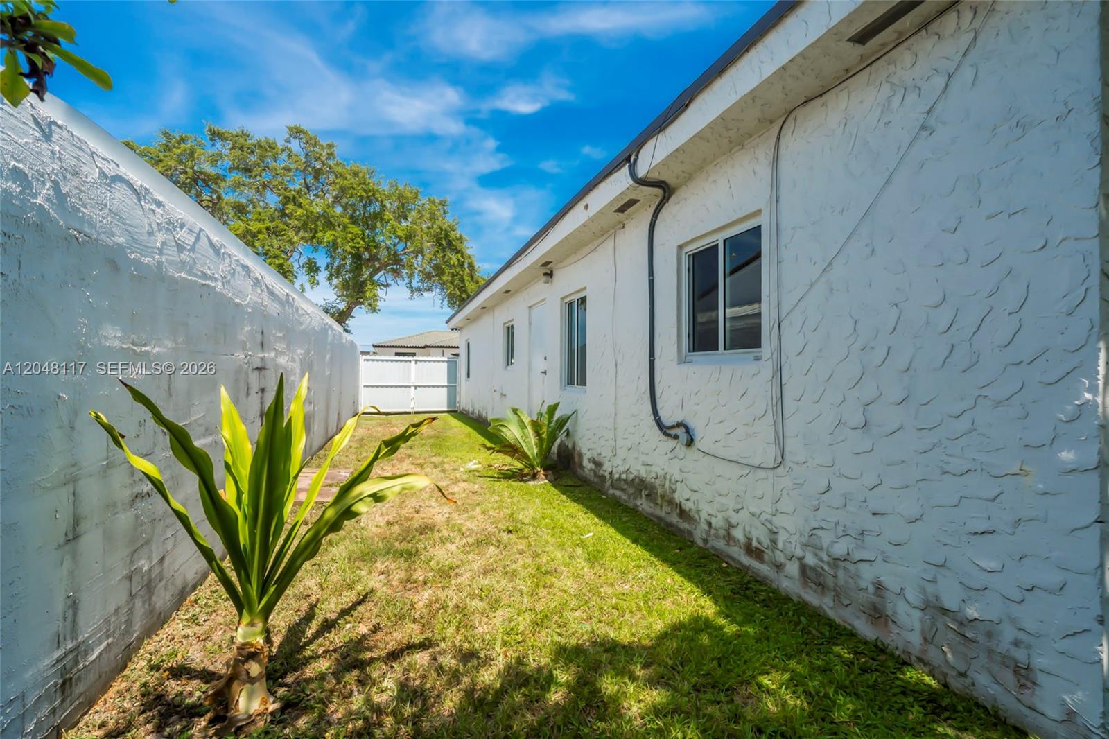 114 Southwest Sw 57th Court Miami, FL 33144 - Photo 23 of 38