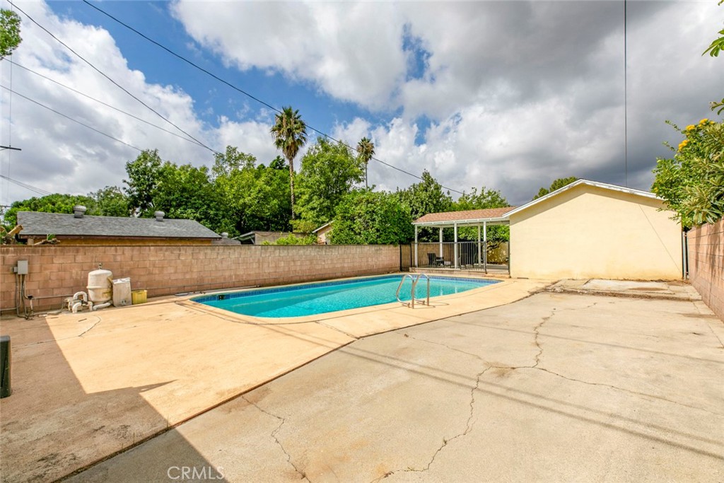 13166 Aztec Street Sylmar, CA 91342 - Photo 38 of 48 a view of a tennis court