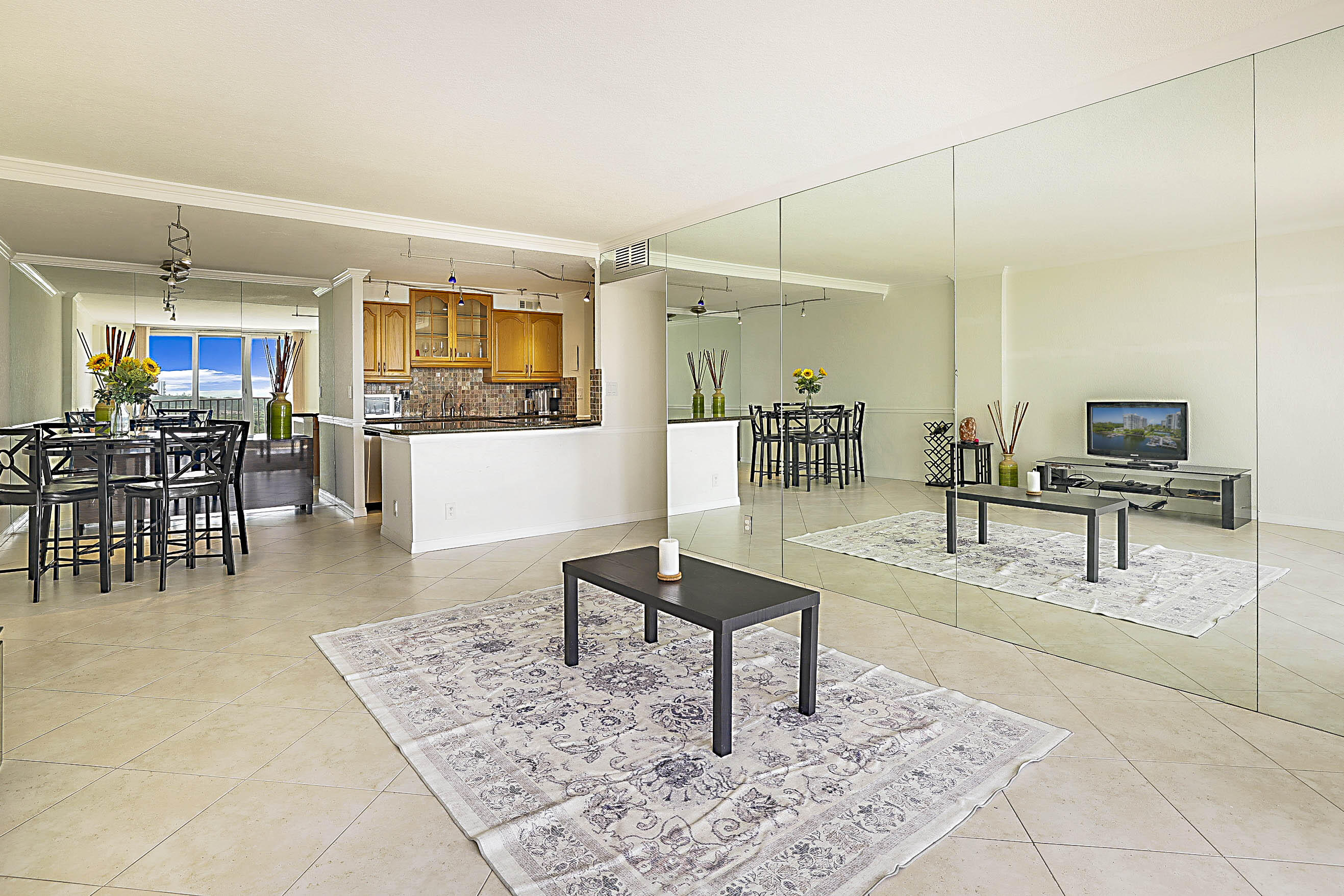 2121 North Ocean Boulevard, Unit 1105W Boca Raton, FL 33431 - Photo 5 of 58 Grand room