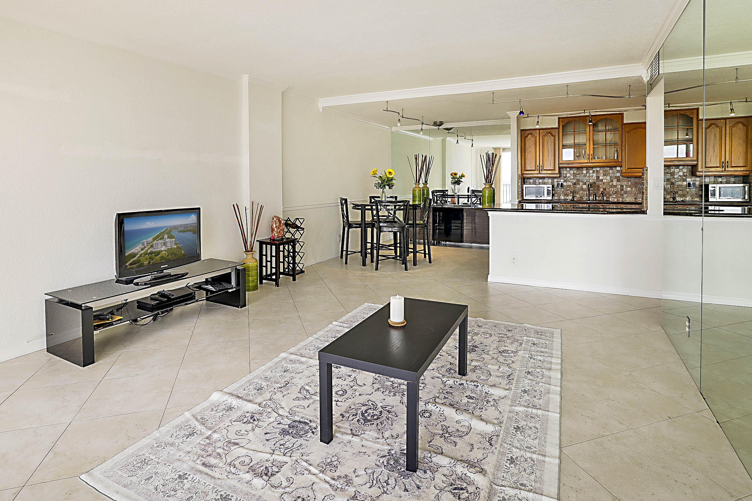 2121 North Ocean Boulevard, Unit 1105W Boca Raton, FL 33431 - Photo 6 of 58 Grand room