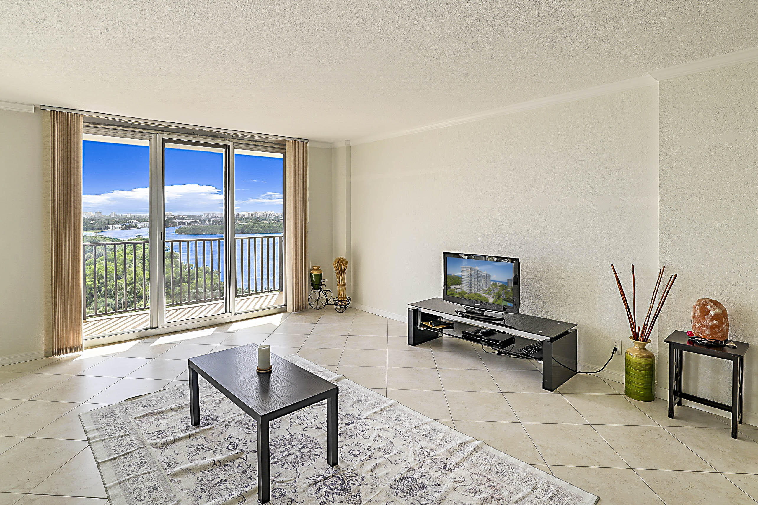 2121 North Ocean Boulevard, Unit 1105W Boca Raton, FL 33431 - Photo 7 of 58 Living area