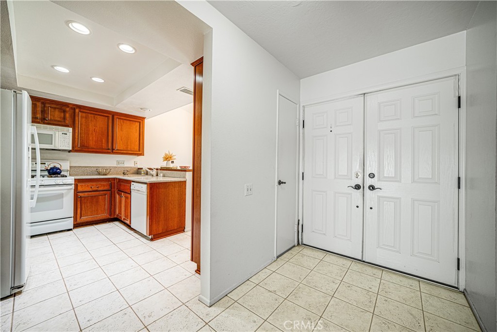 19 Fulton Irvine, CA 92620 - Photo 7 of 30