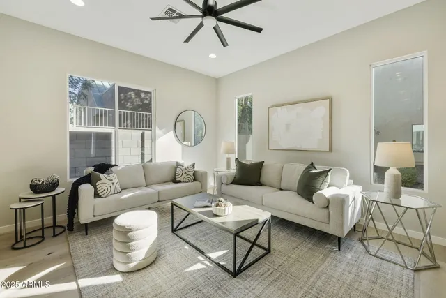 $599,000 | 901 South Smith Road, Unit 1046, Tempe, AZ 85281