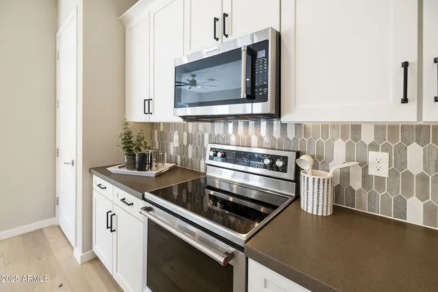 $599,000 | 901 South Smith Road, Unit 1046, Tempe, AZ 85281