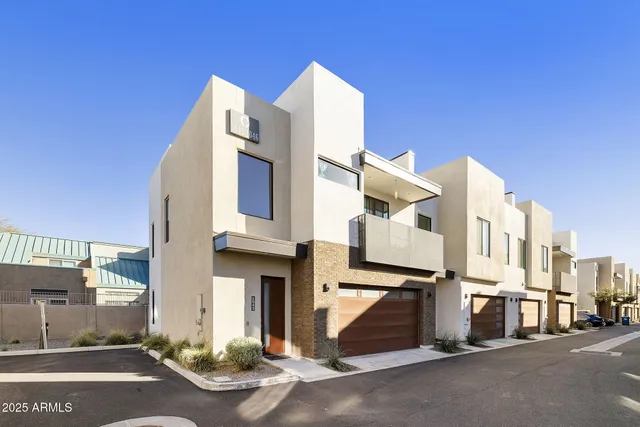 $599,000 | 901 South Smith Road, Unit 1046, Tempe, AZ 85281