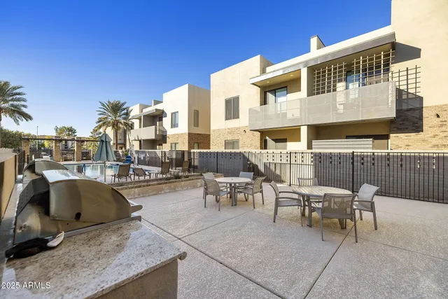 $599,000 | 901 South Smith Road, Unit 1046, Tempe, AZ 85281