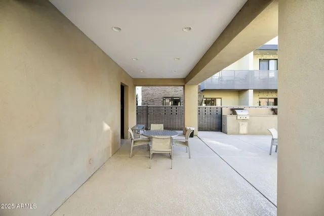 $599,000 | 901 South Smith Road, Unit 1046, Tempe, AZ 85281