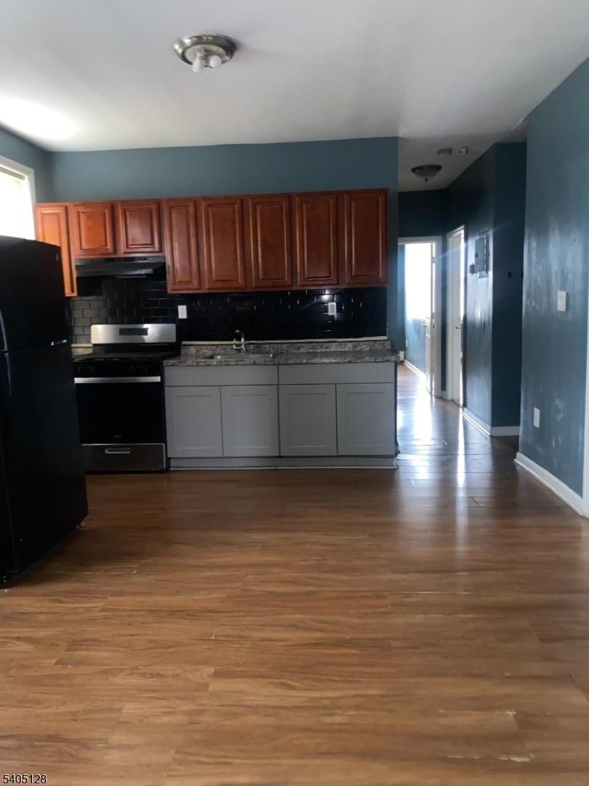 241 Wainwright Street Newark, NJ 07112 - Photo 2 of 4