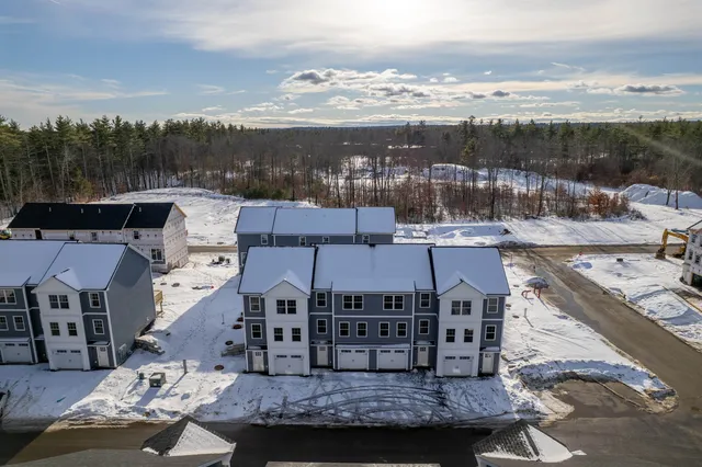 $419,900 | 8 B The Crossings At Village Centre, Barrington, NH 03825