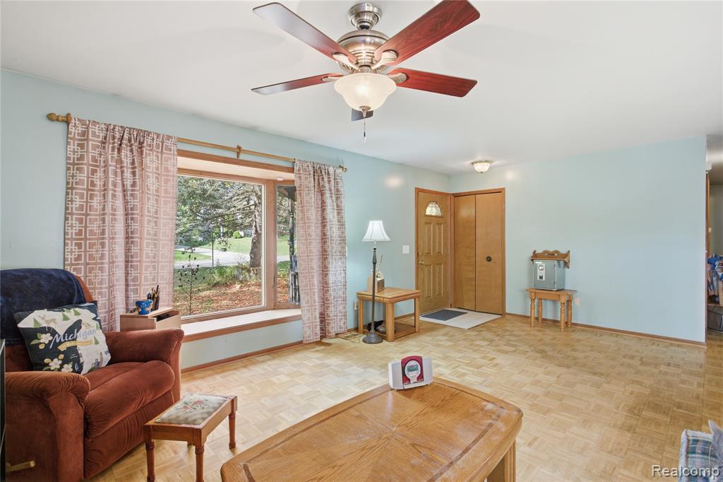 3931 Mildred Avenue Rochester Hills, MI 48309 - Photo 6 of 39
