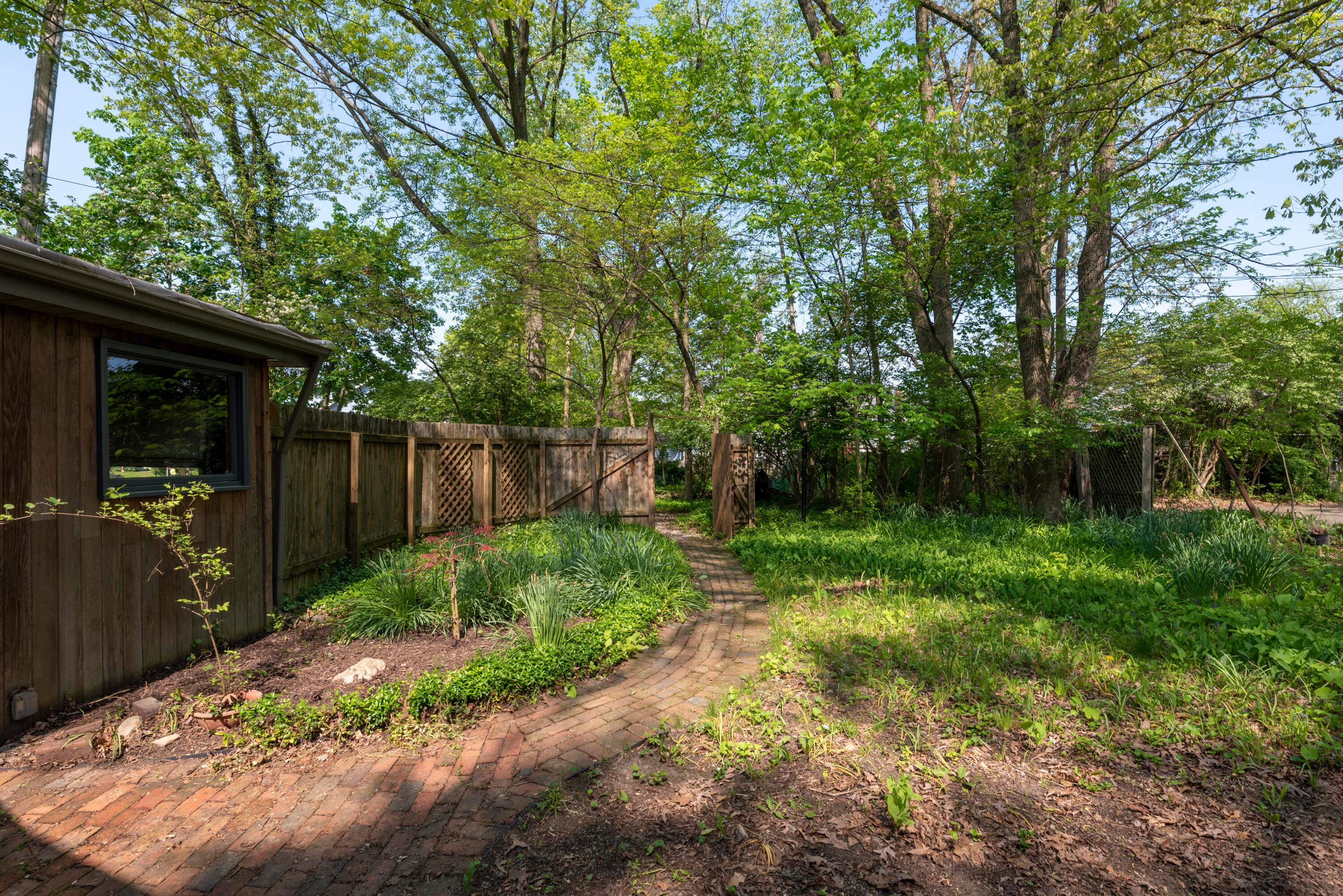 270 Walhalla Road Columbus, OH 43202 - Photo 36 of 40 MAR_4670