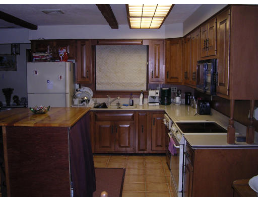 87 Justice Hill Road Sterling, MA 01564 - Photo 3 of 5 Gallery Image 3