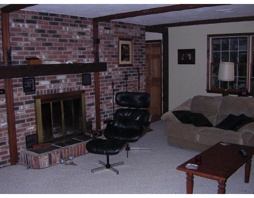 87 Justice Hill Road Sterling, MA 01564 - Photo 4 of 5 Gallery Image 4