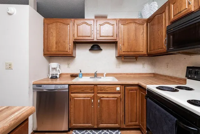 $143,500 | 3305 15th Avenue South, Unit B, Fargo, ND 58103