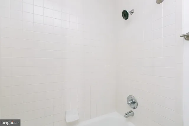 $3,150 | 100 Harborview Drive, Unit 513, Baltimore, MD 21230