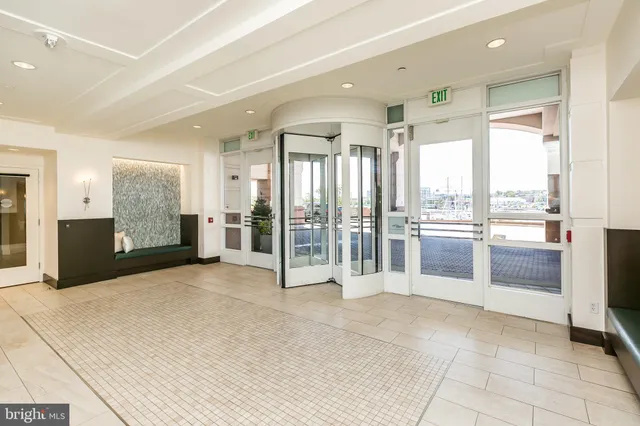 $3,150 | 100 Harborview Drive, Unit 513, Baltimore, MD 21230