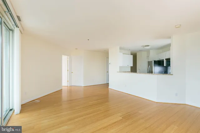 $3,150 | 100 Harborview Drive, Unit 513, Baltimore, MD 21230