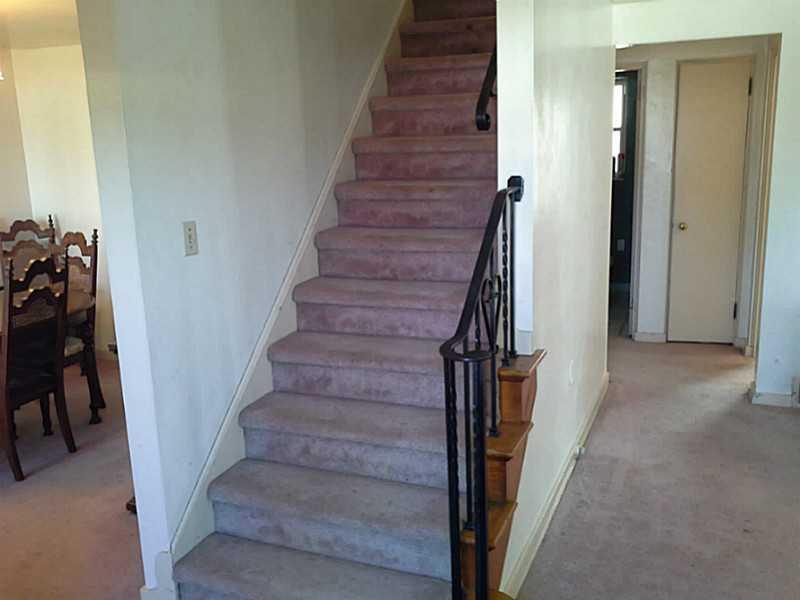 767 Greenlee Road Whitehall, PA 15227 - Photo 2 of 15 Entry/Foyer.