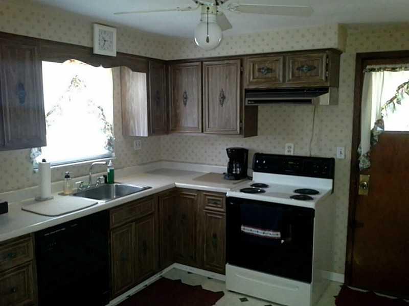 767 Greenlee Road Whitehall, PA 15227 - Photo 5 of 15 Kitchen.