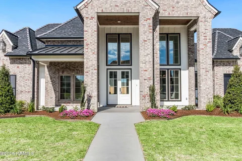 $882,180 | 102 Dusty Ridge Drive, Youngsville, LA 70592