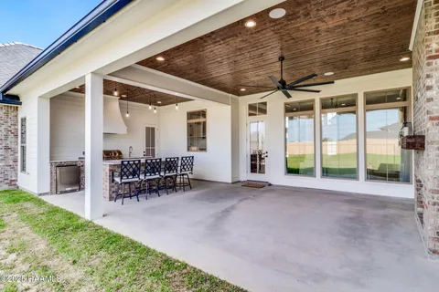 $882,180 | 102 Dusty Ridge Drive, Youngsville, LA 70592